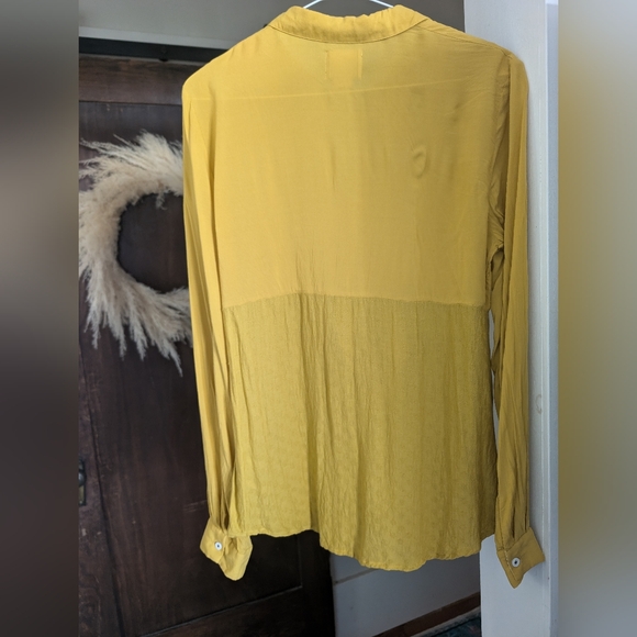 Yellow Maeve blouse with polka dot details, from Anthropologie - Picture 2 of 3